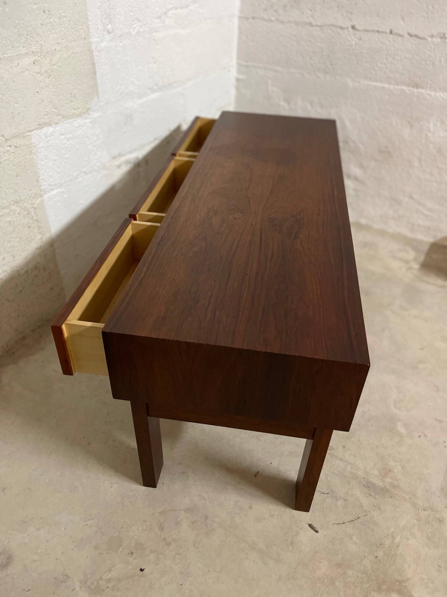 Commode / Scandinavian entrance furniture Swedish Ateljé Glas & Trä – GT 6890 –