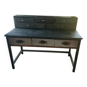 Meuble de bureau en acier