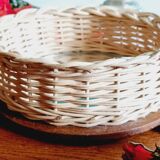 Woven wicker mirror tray