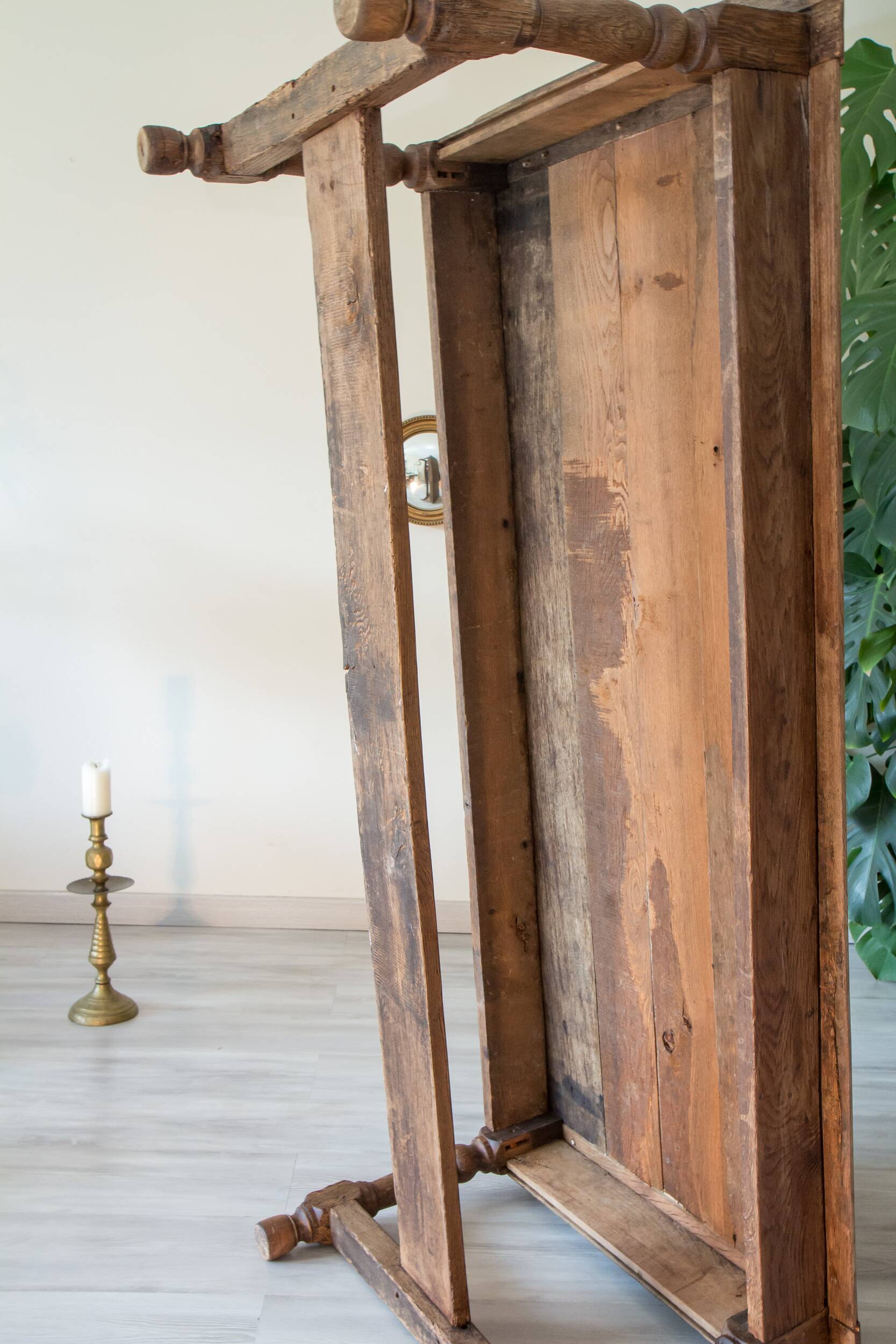 Large oak coffee table from the early 20th century