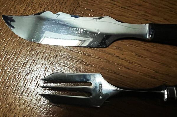 Écrin 13 pièces, fourchettes et couteau à dessert, fromage en inox et ébène