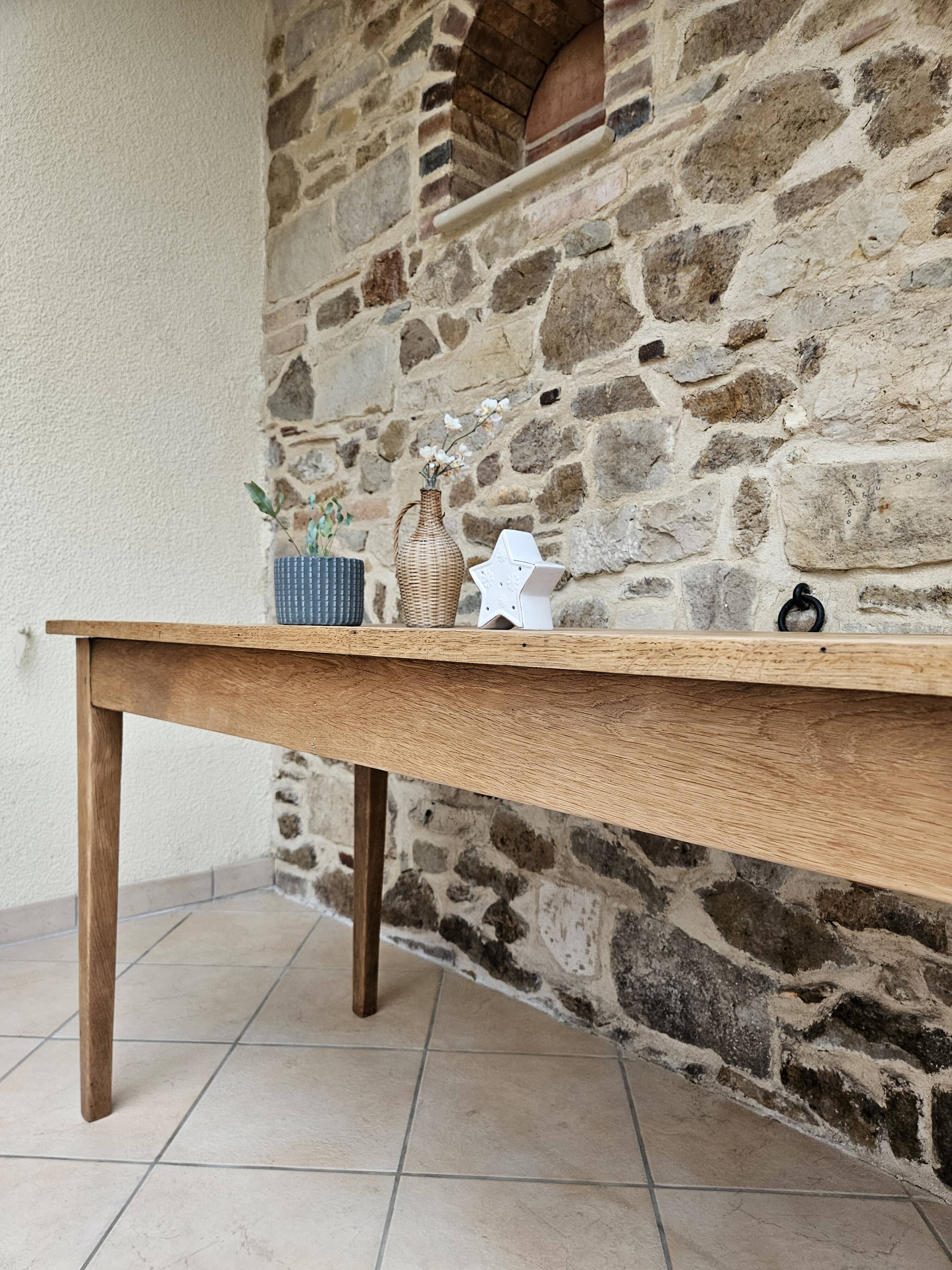 Farm table
