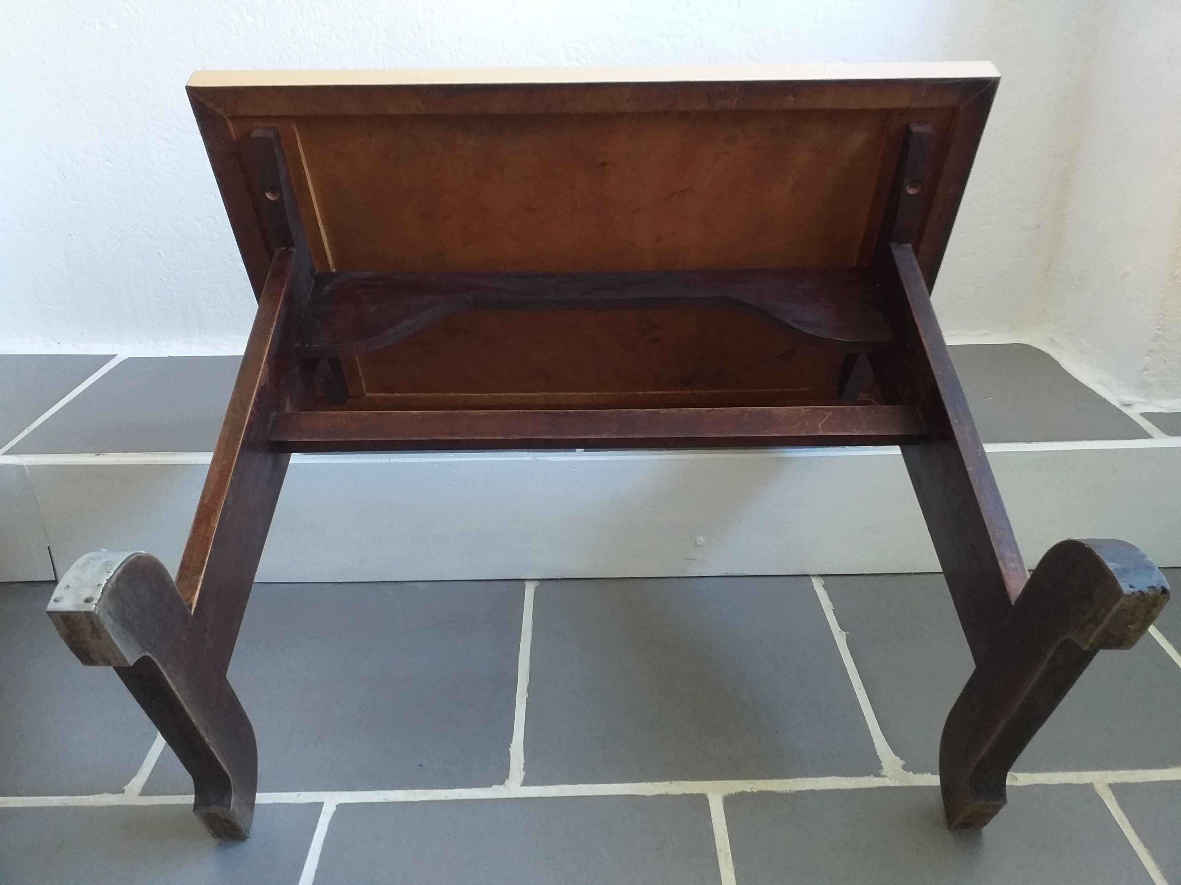 Bistro table in formica