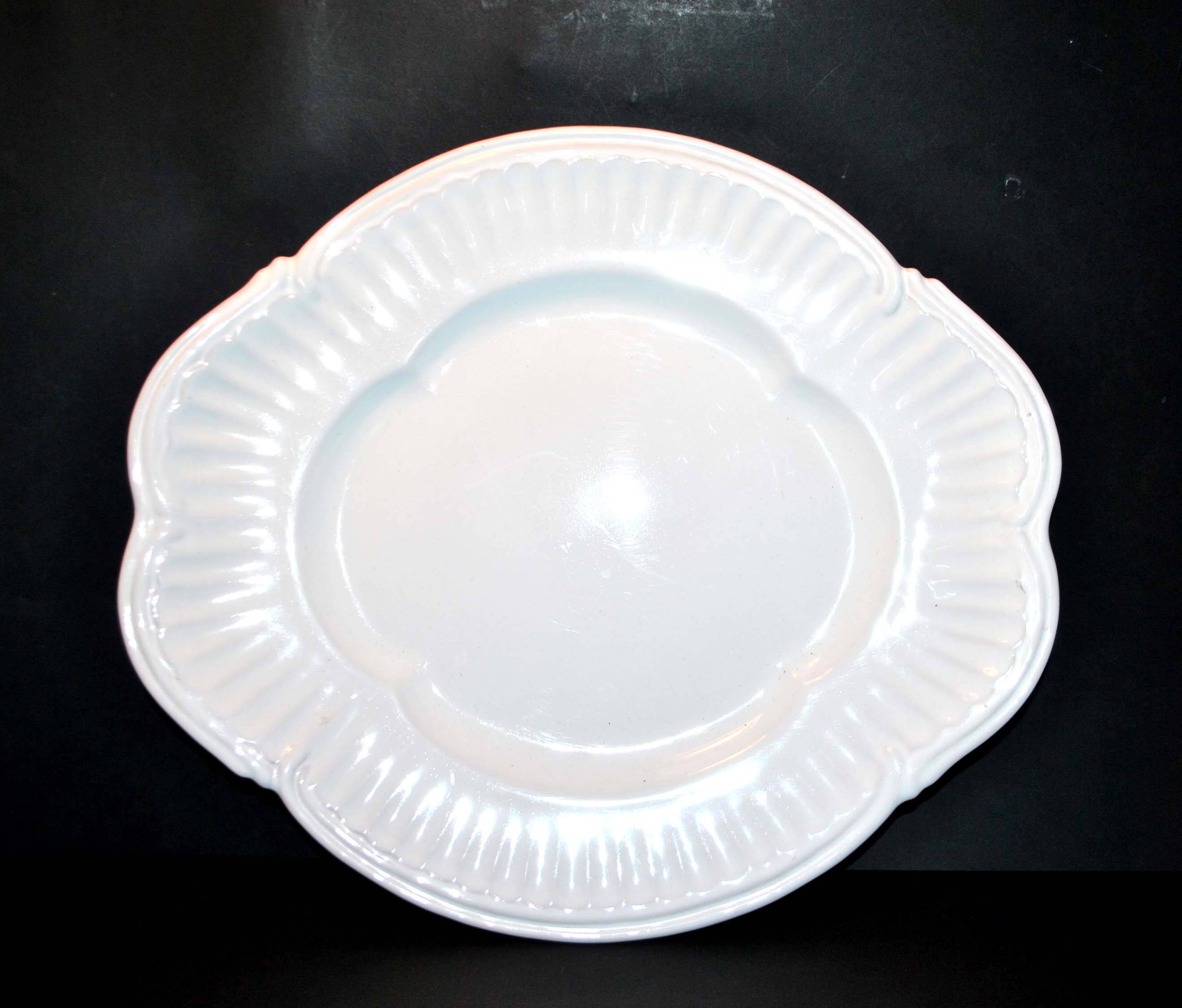 Oval earthenware dish from Niderviller "Beyerlé Grand Siècle" 32x36cm