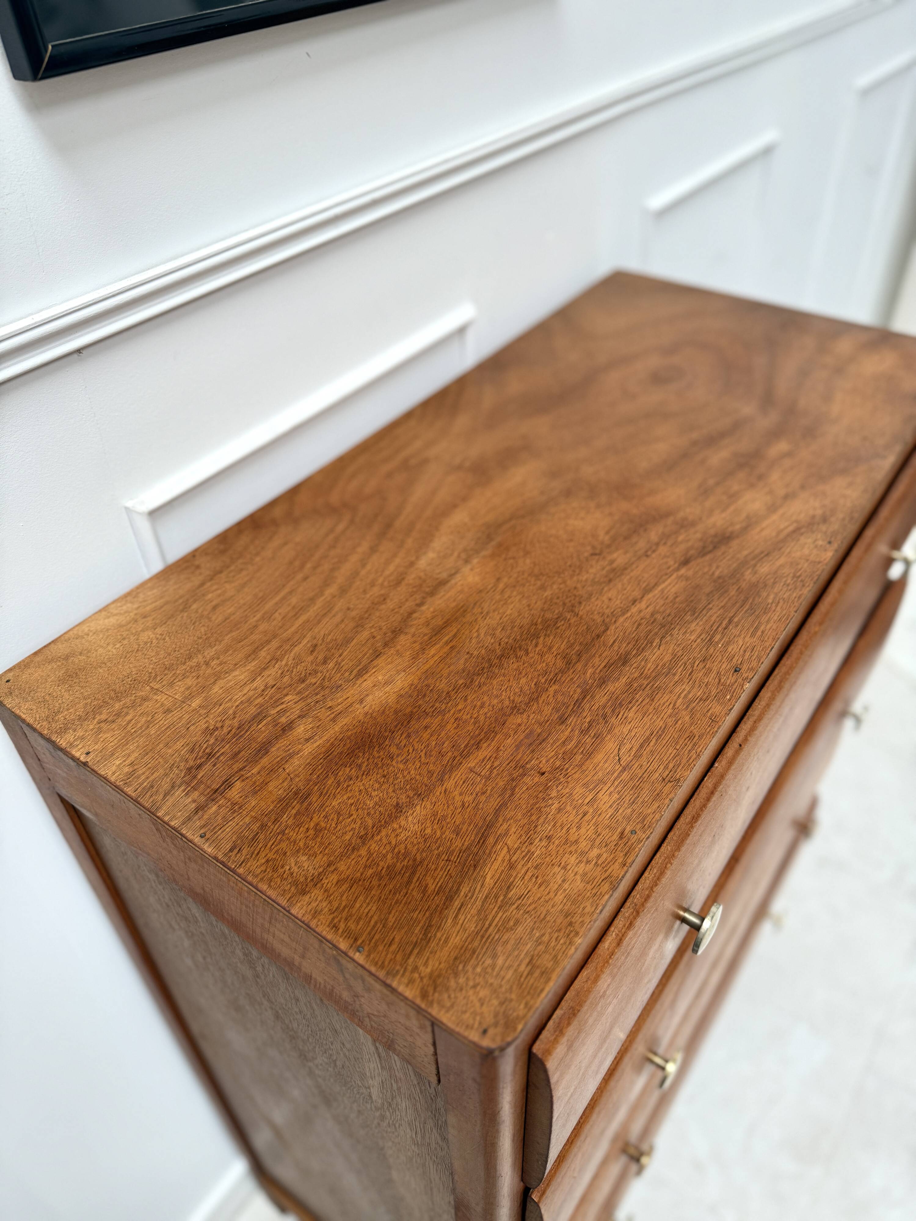 Commode vintage