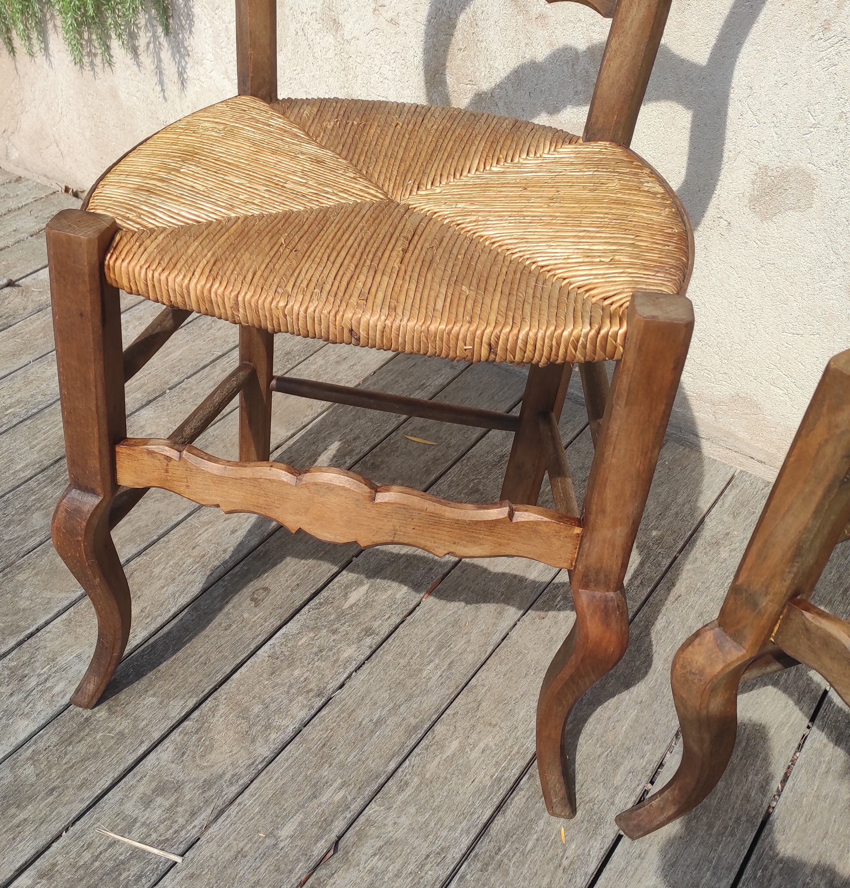 1 set of 2 rustic chairs