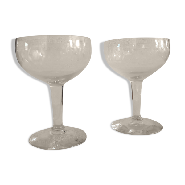 Lot de deux coupes à champagne
