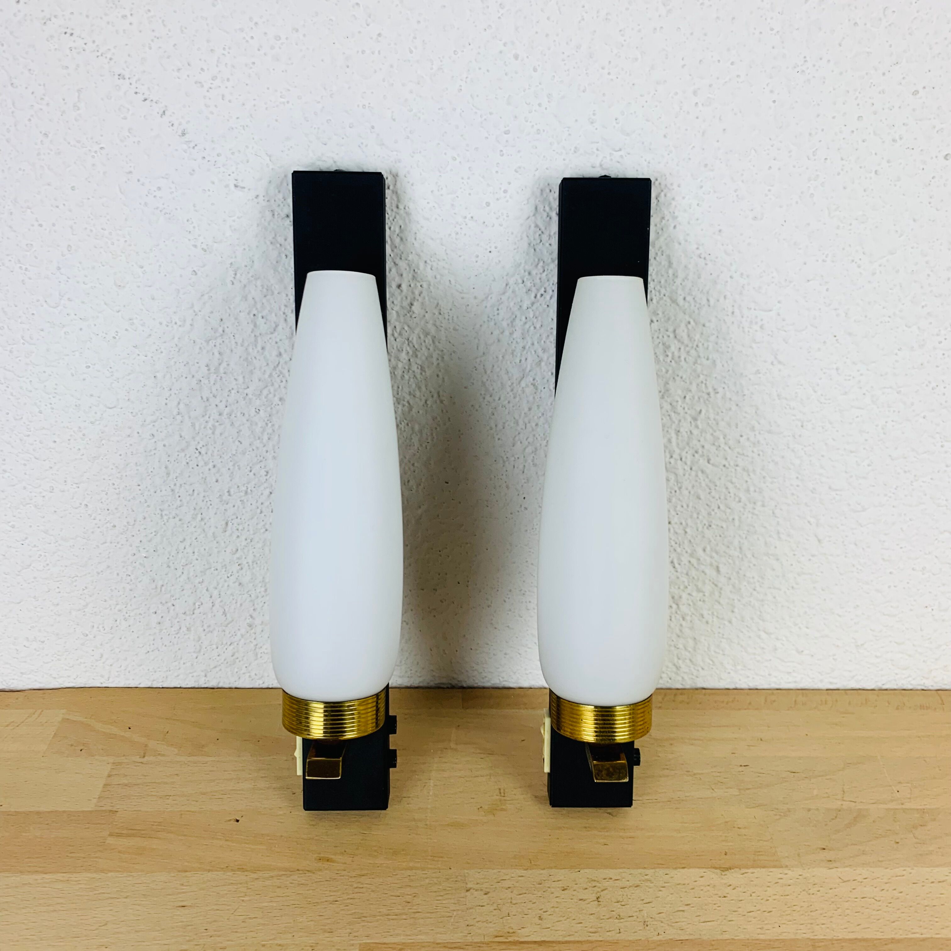 Pair of wall lamps Lunel/Arlus opaline 50s