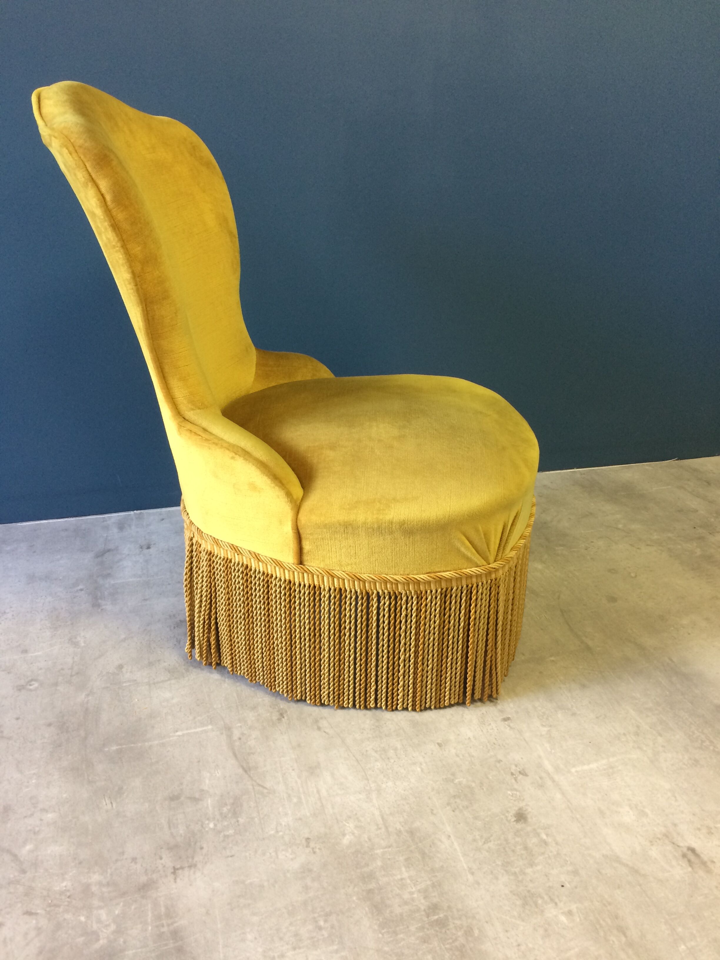 Set of 2 old gold toad armchairs