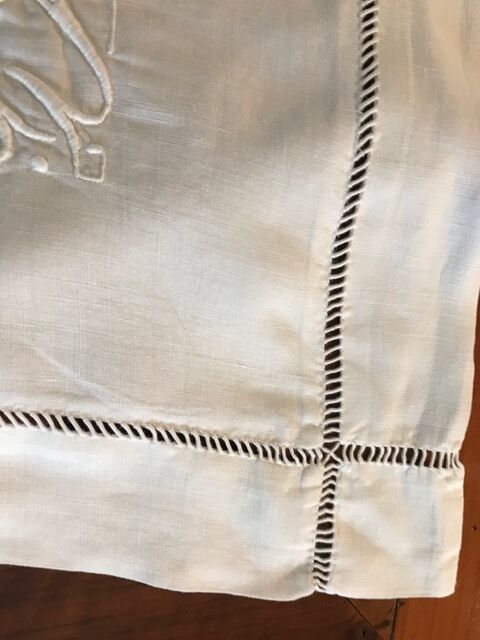 Old-day linen taie monogrammed scale GD