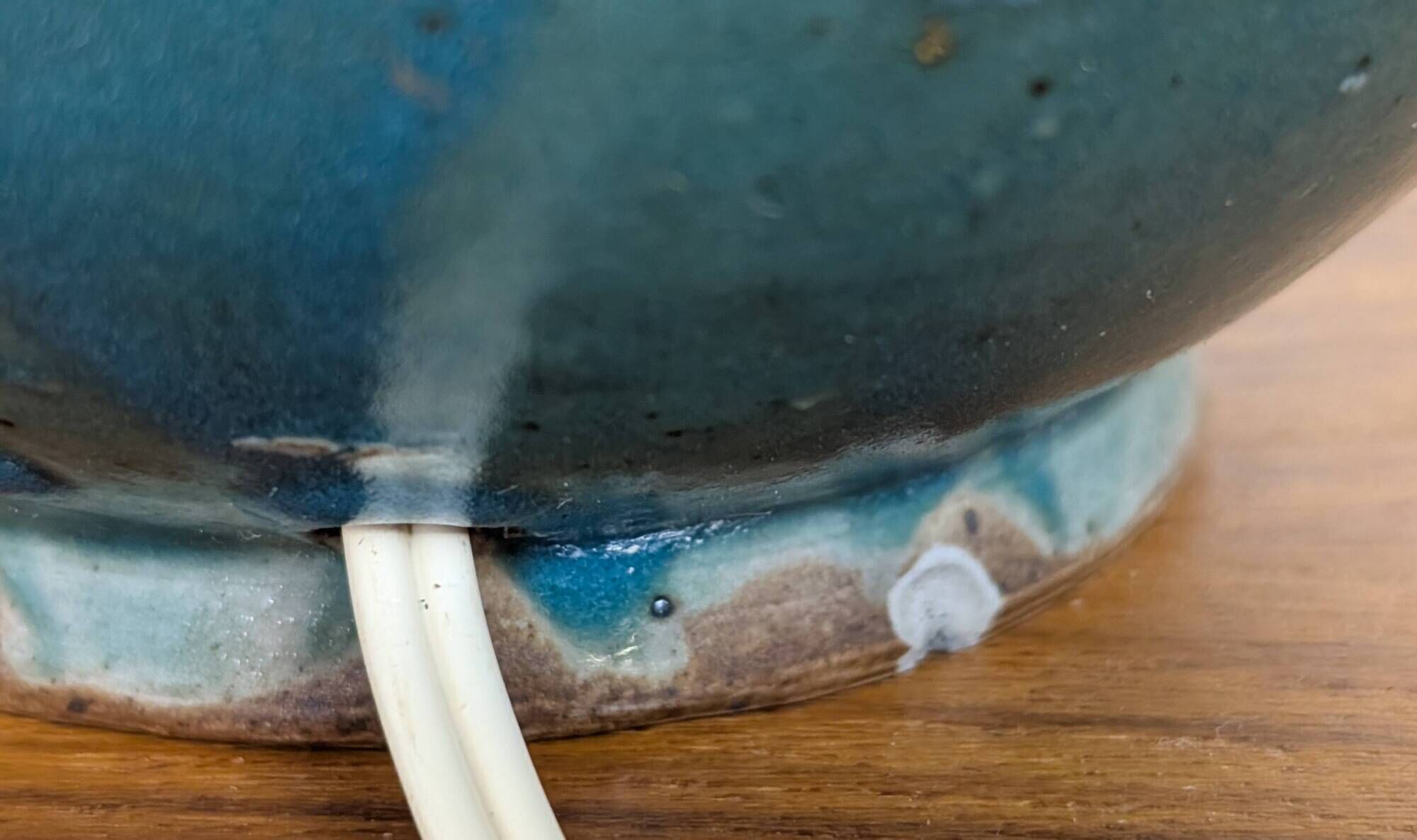Ceramic lamp base