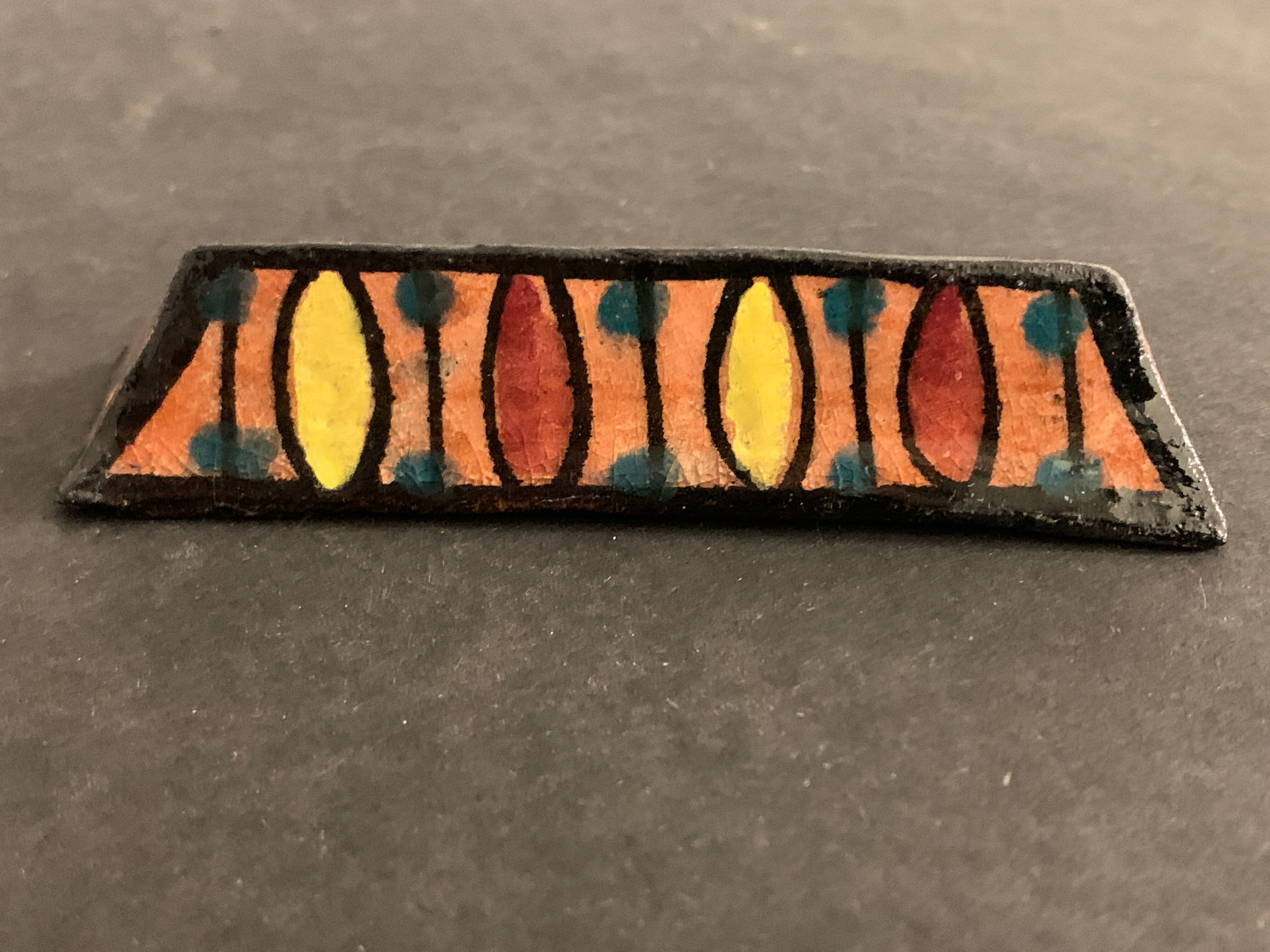 12 carries polychrome ceramic knives