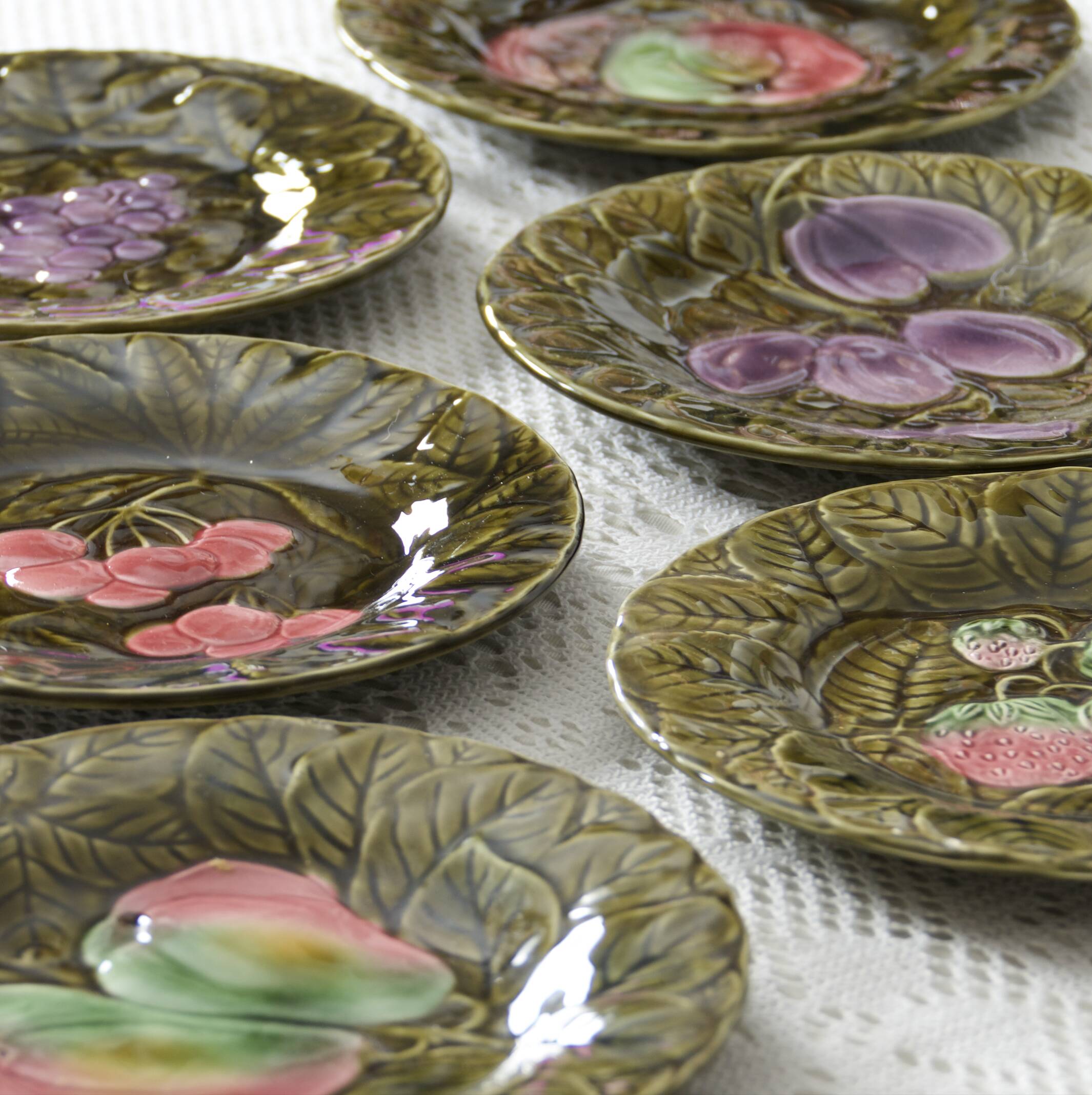 6 Sarreguemines slip plates, green model