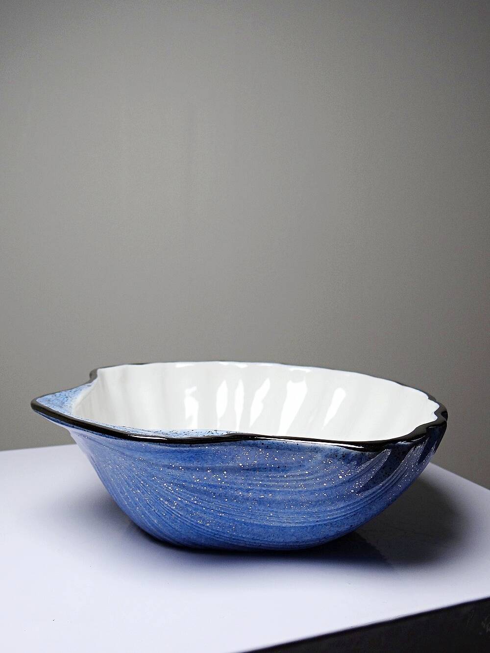 Large shell-shaped ceramic trinket dish, vintage 80s Christian Dior.