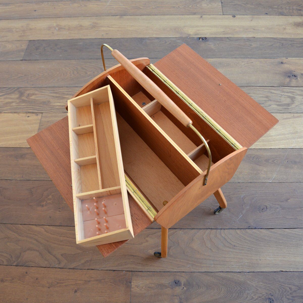 Worker / Vintage sewing box 1960s