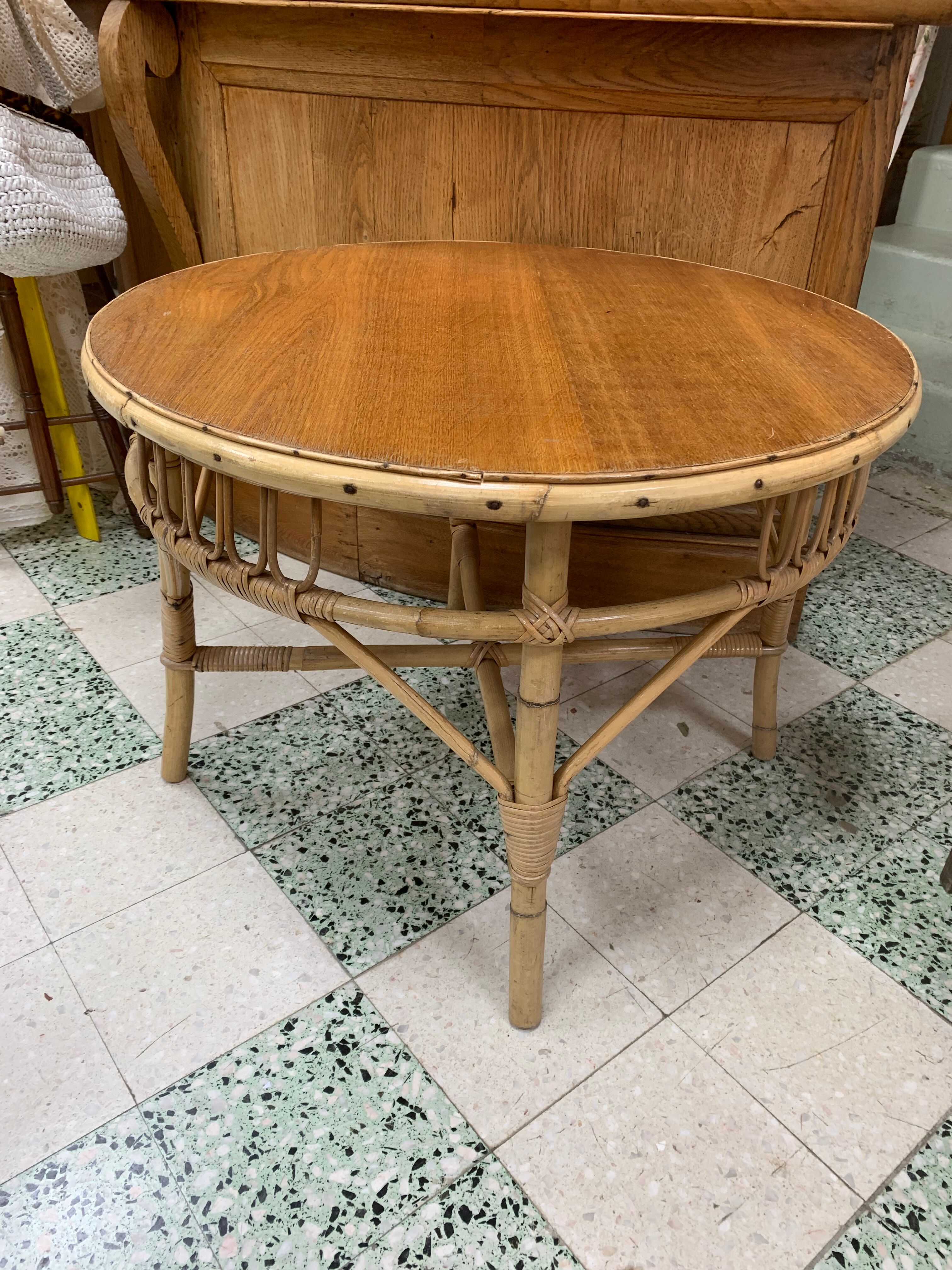 Old round rattan coffee table