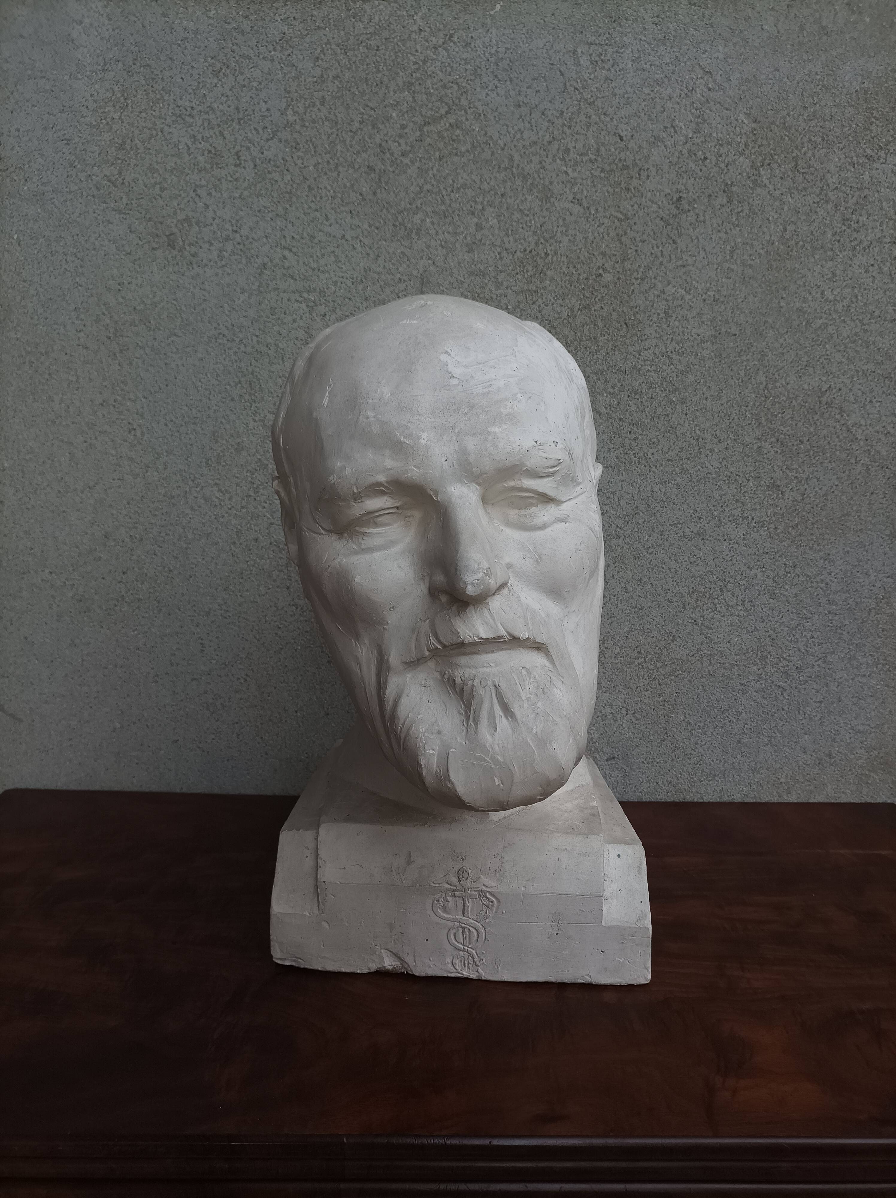 Pascal Boureille (1909-1999) Bust sculpted in plaster Male doctor