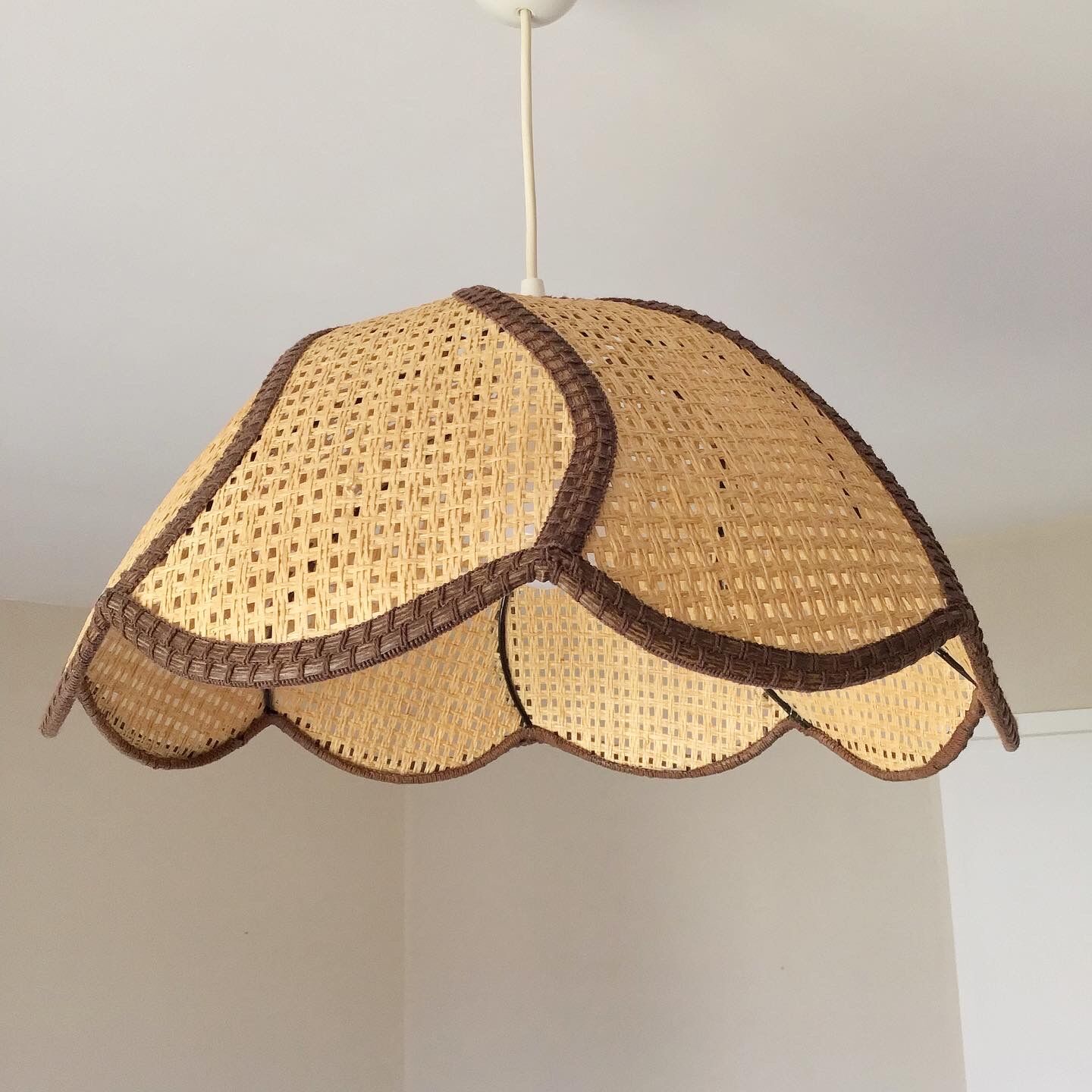 Vintage pendant lamp in natural fibers and fabric