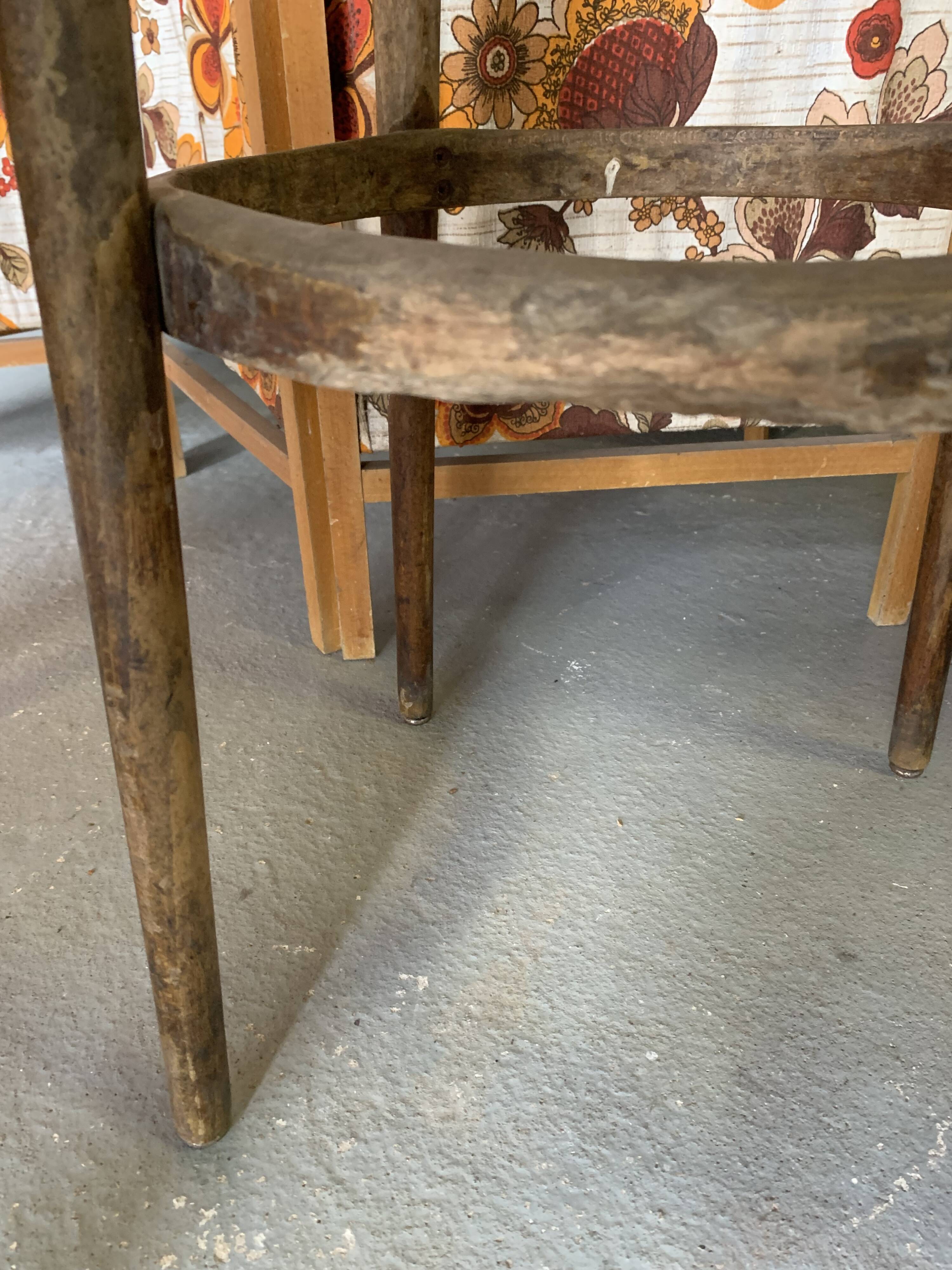 Curved high stool