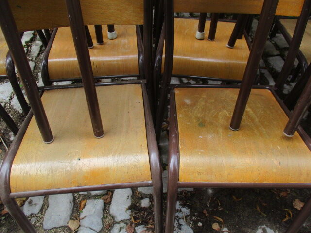 Lot of 40 school chairs 60