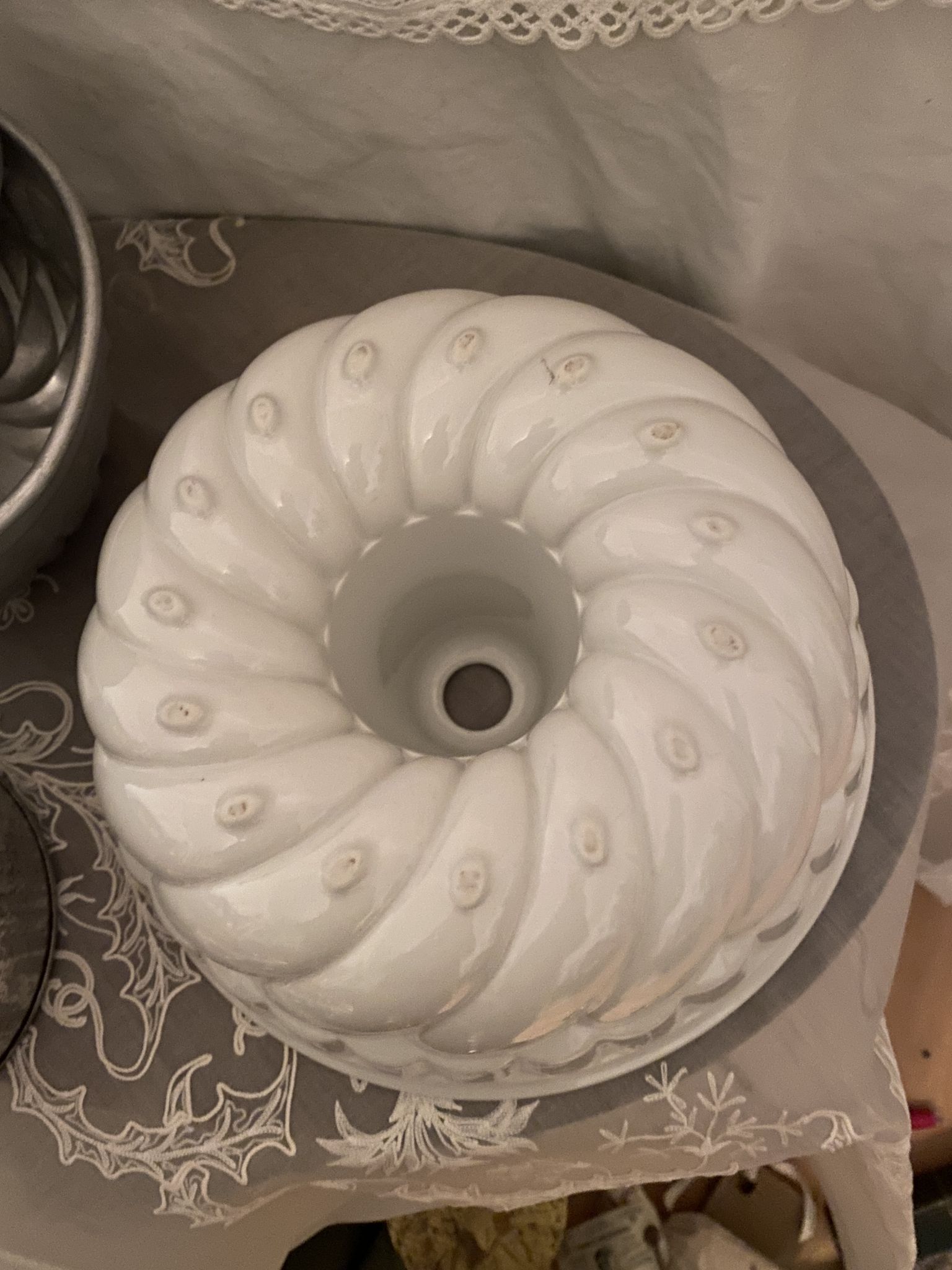 White porcelain kouglof mold