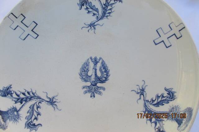Lorraine cross and thistle compote dish with blue decoration