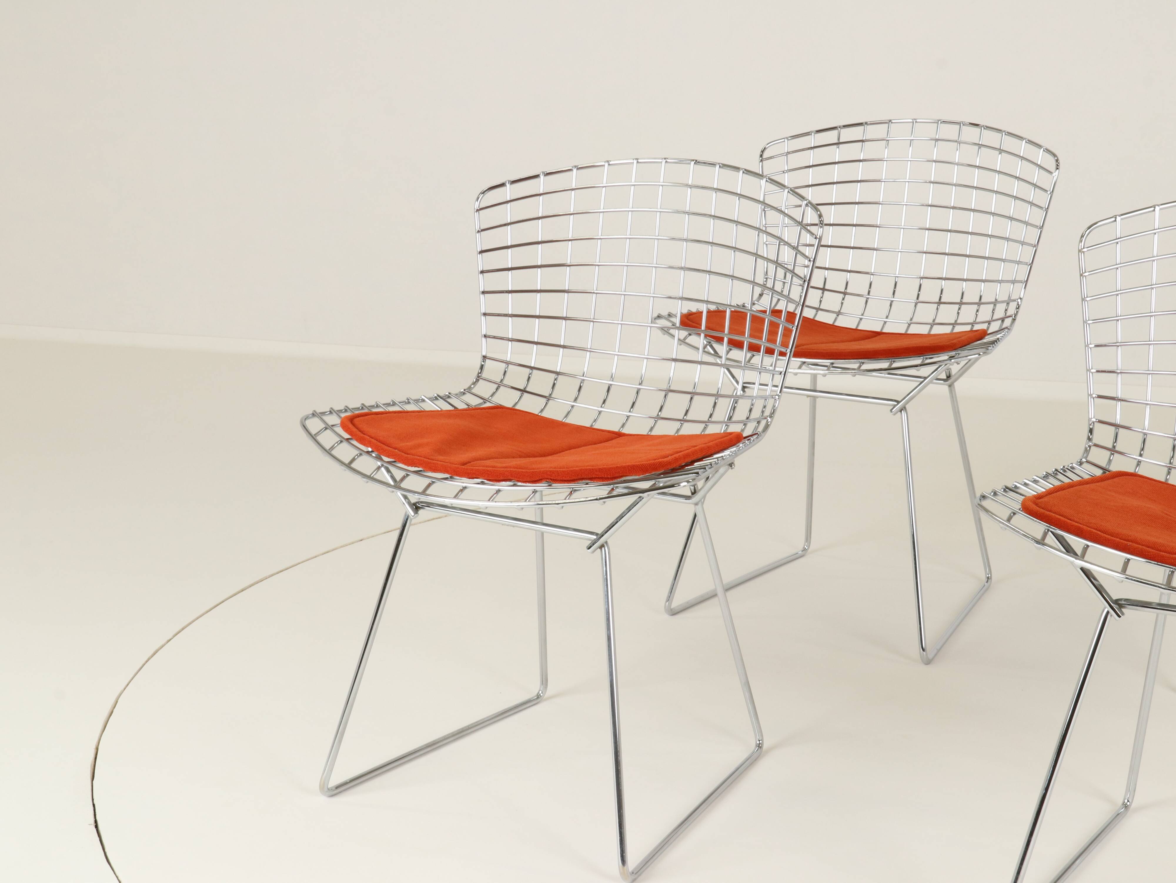Set of four Model 420C dining chairs designed by Harry Bertoia for Knoll International, USA, 1960s