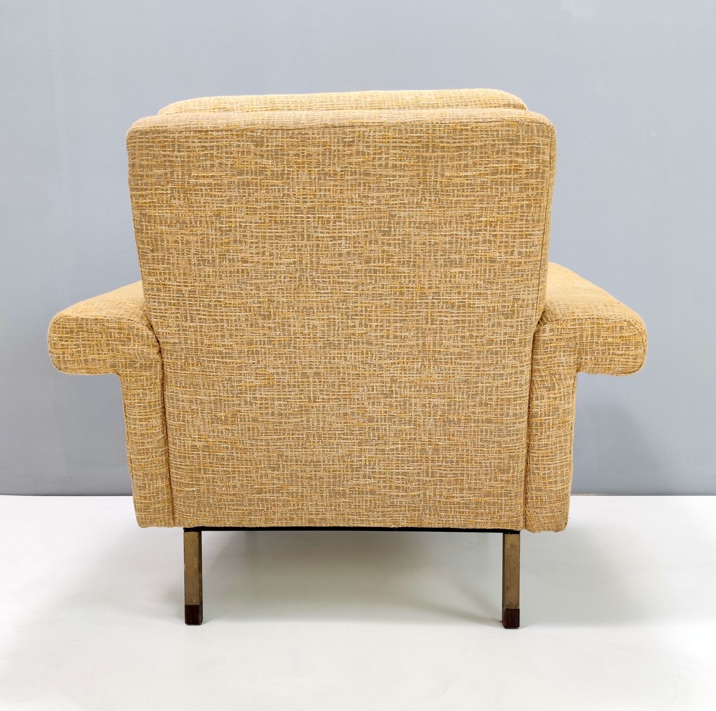 Paire de fauteuils vintage en tissu jaune miel de haute qualité, Italie