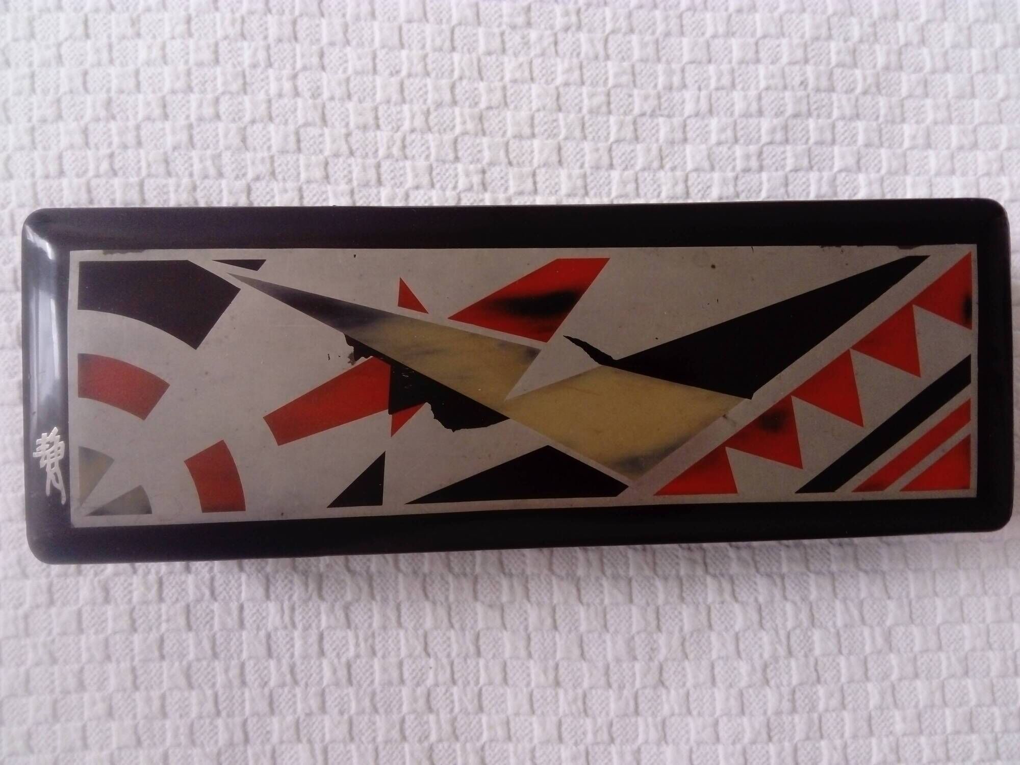 Old lacquered wooden glove box/box with Art Deco geometric decoration. Japan