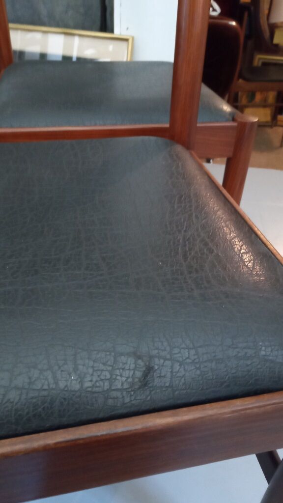 Lot of 4 chairs wood and skai