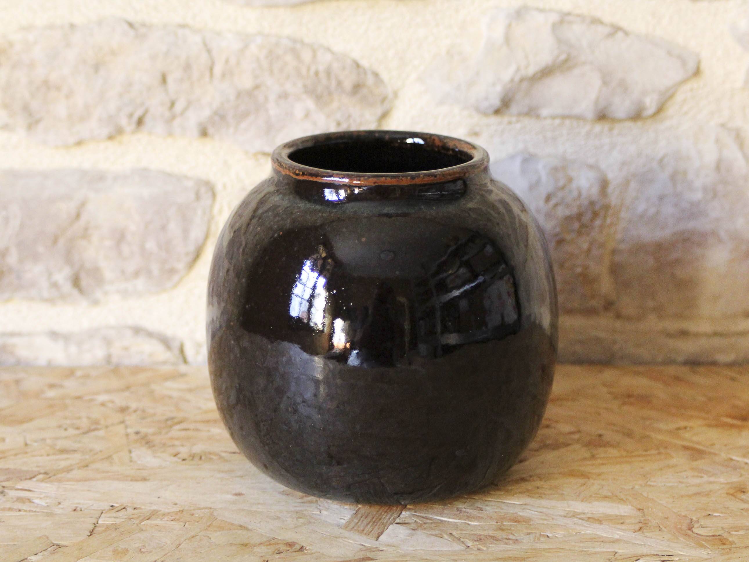 Ulla Jarlov ceramic vase