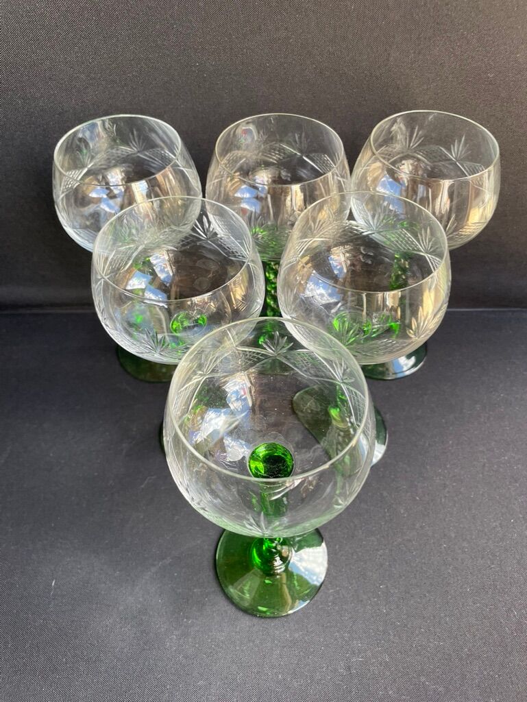 Lot de 6 verres à vin blanc d’Alsace cristal soufflé et taillé XXème