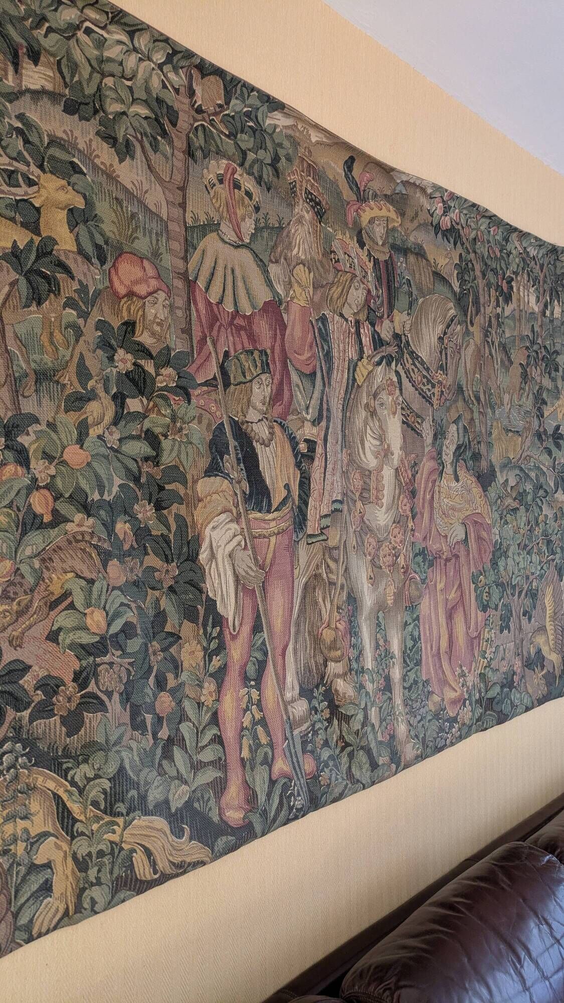 Medieval tapestry panels of the Reigny