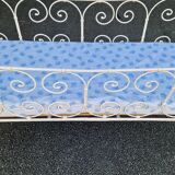 bed child iron bench