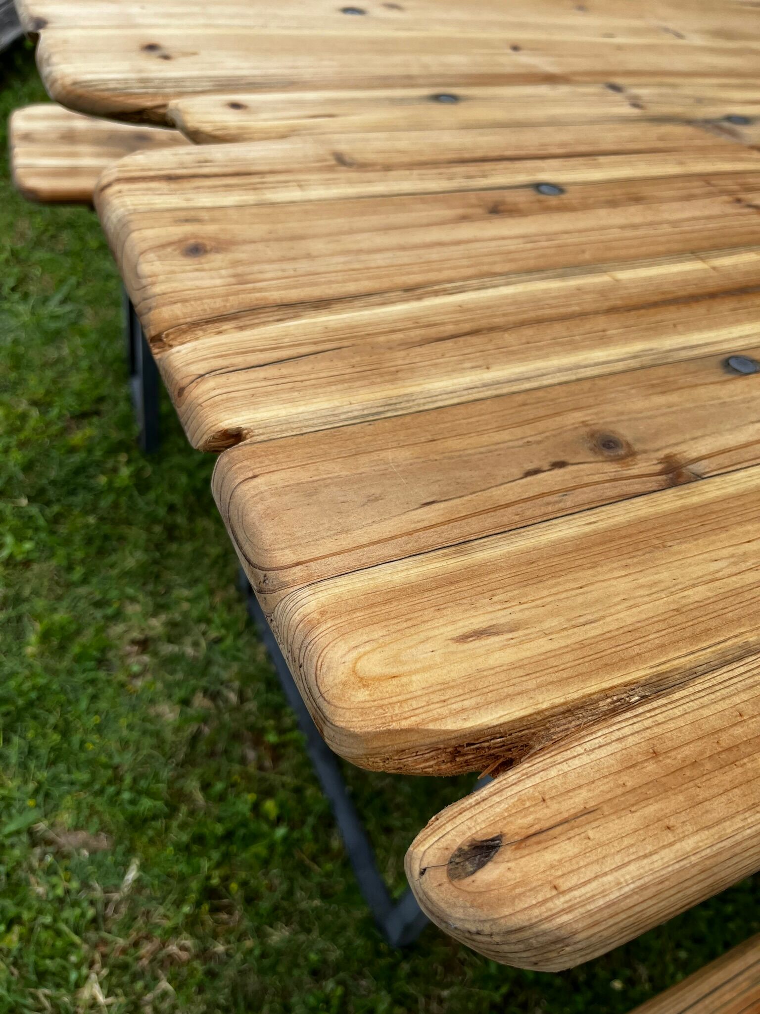Guinguette table and benches