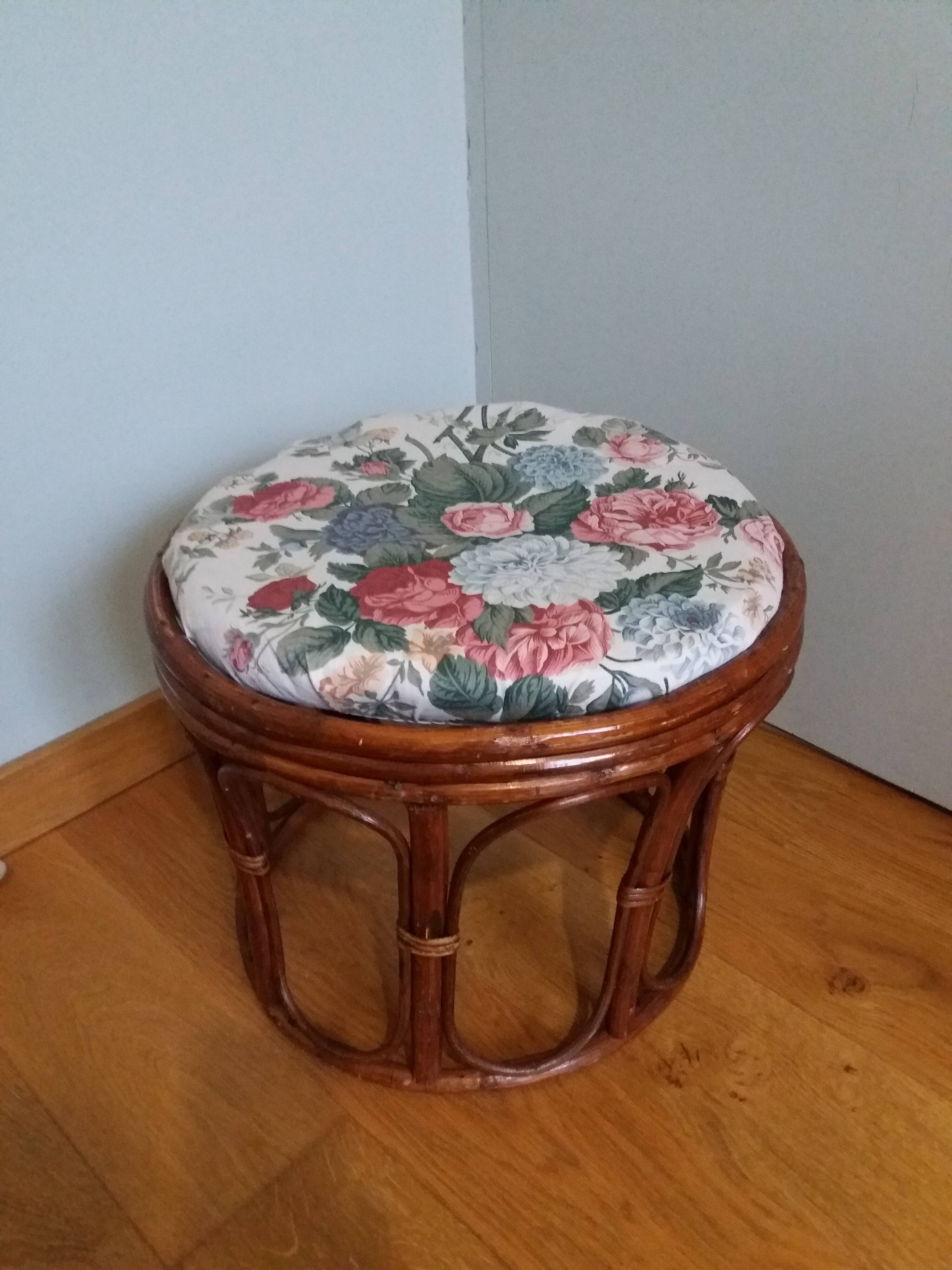 Wicker pouf with cushion