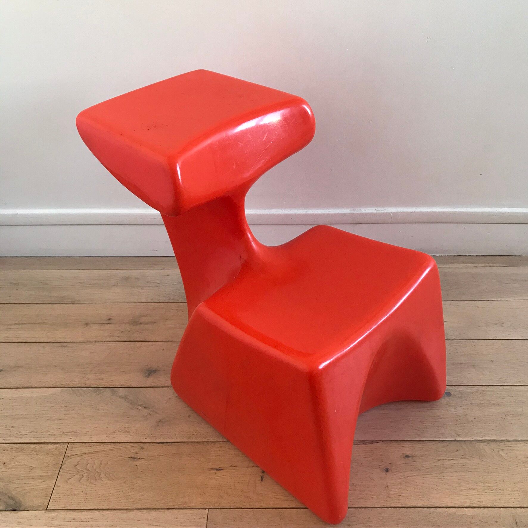 Children's desk with integrated stool Zocker Luigi Colani