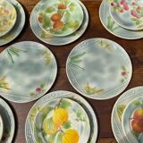 Service 10 plates and 14 sub-plates St Clement