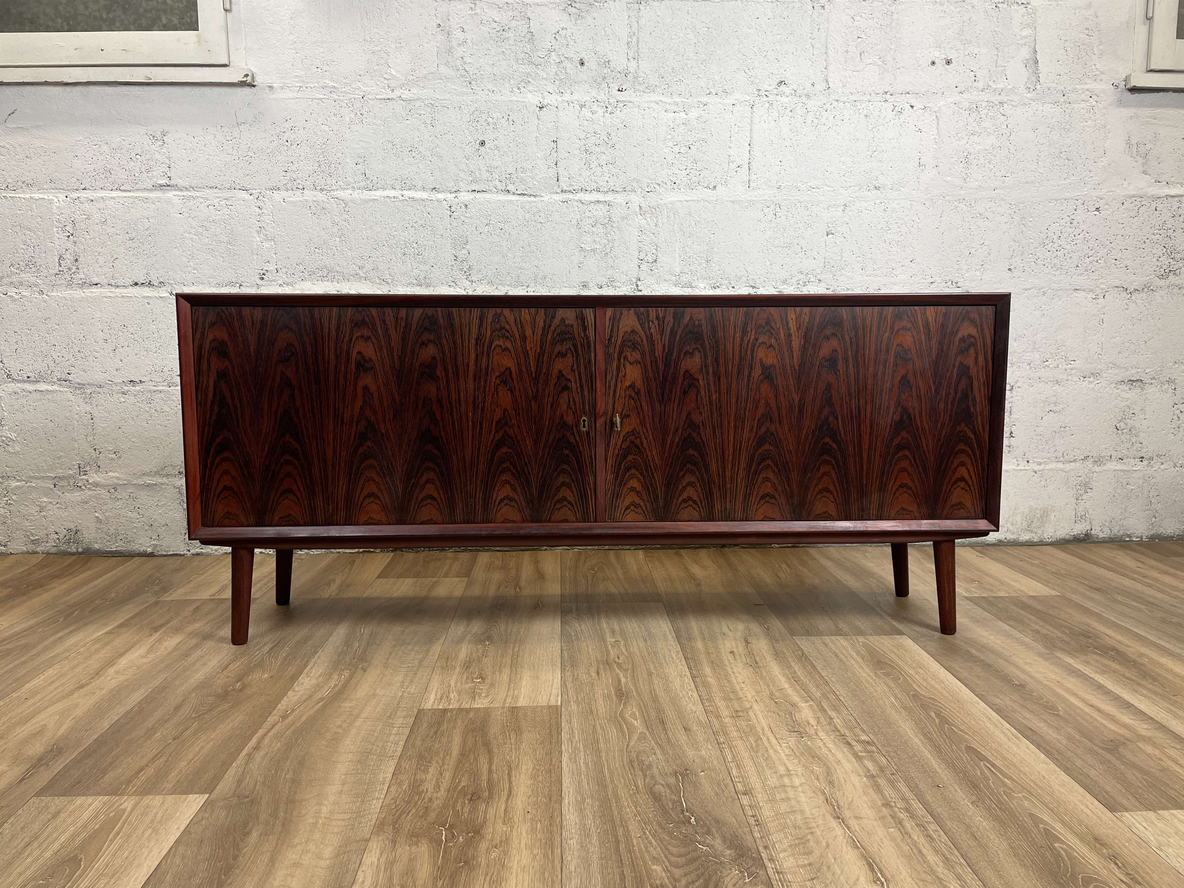 Scandinavian TV stand in rosewood signed Brouer, 60s