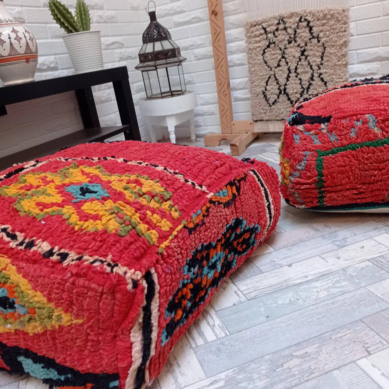 Handmade Berber pouf in wool 60 X 60 X 20 CM
