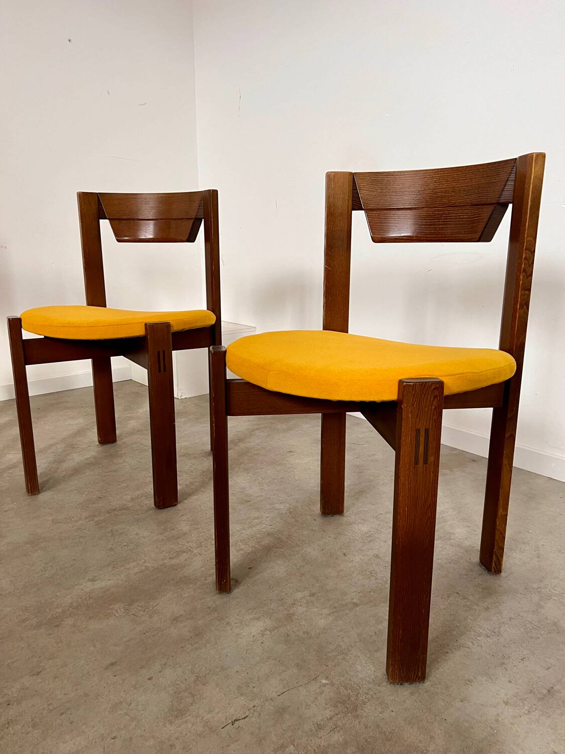 Set of 6 Scandinavian style chairs Girsberger 70s vintage solid wood mustard yellow