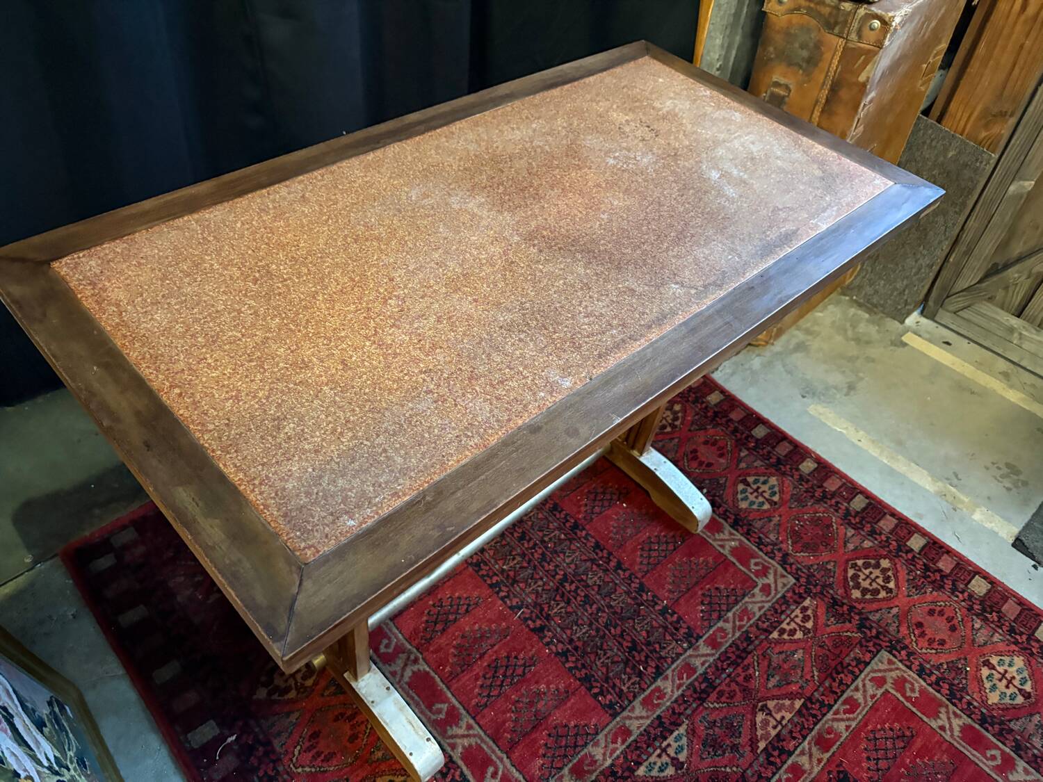 Vintage bistro table in wood and metal – Authentic & sturdy