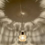 Suspension en verre bulle ambre par Helena Tynell pour Glashütte Limburg