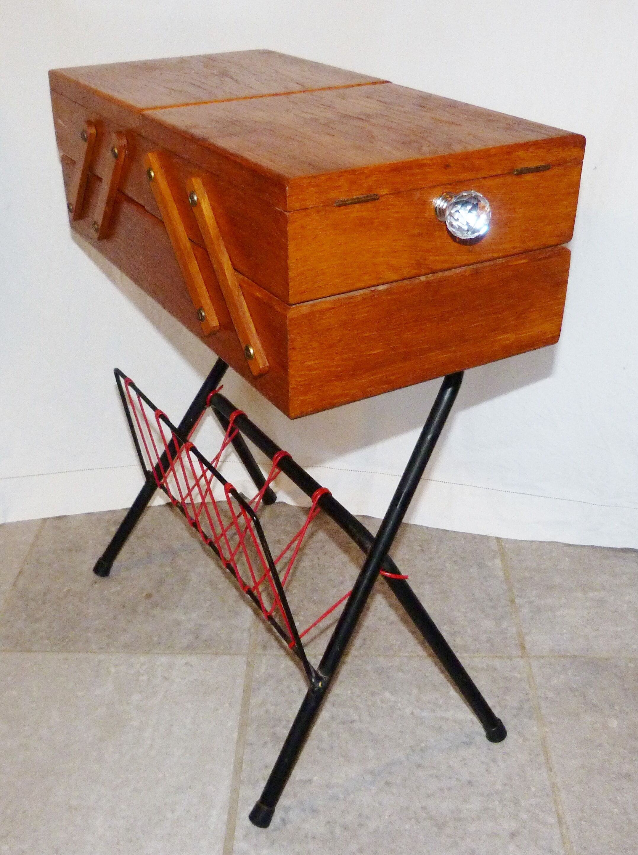 Scoubidou sewing basket