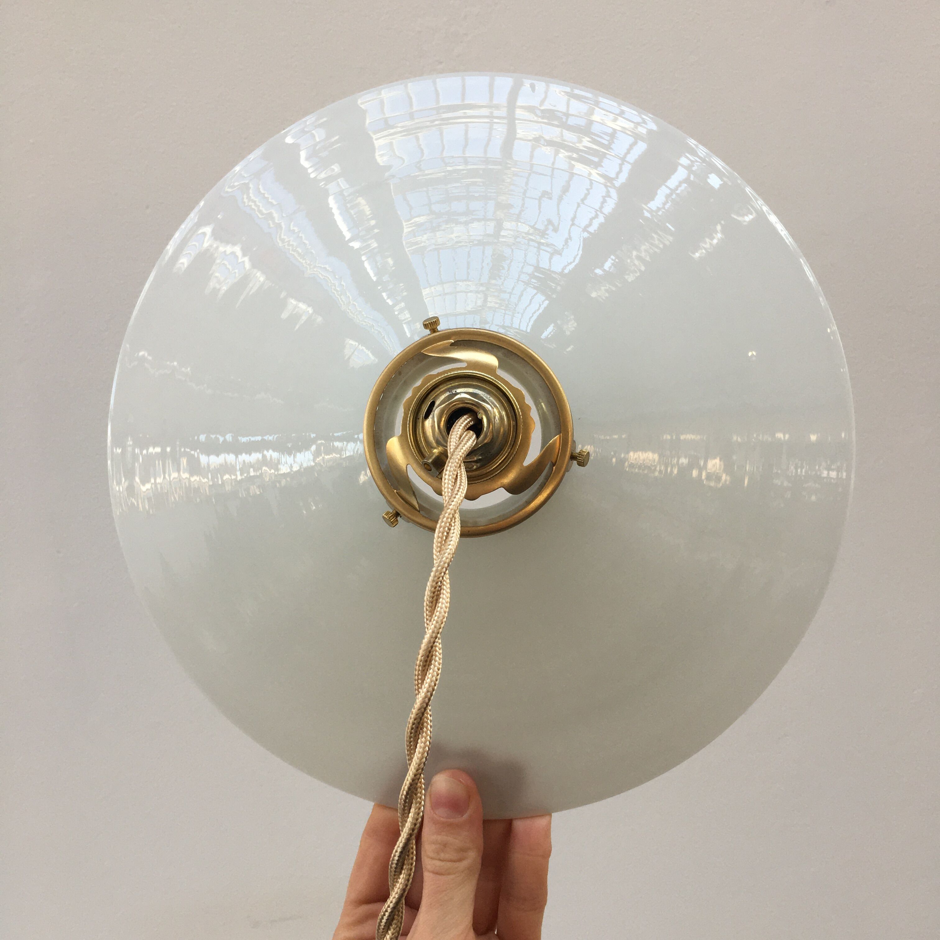 Pair of suspensions in white opaline