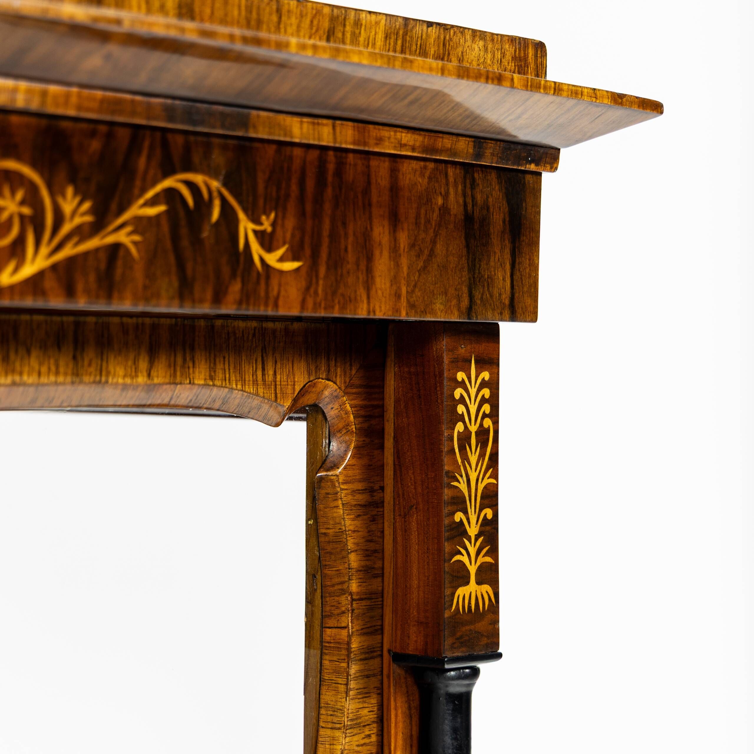 Small Biedermeier / Louis-Philippe display cabinet in walnut and birch 1840-1860