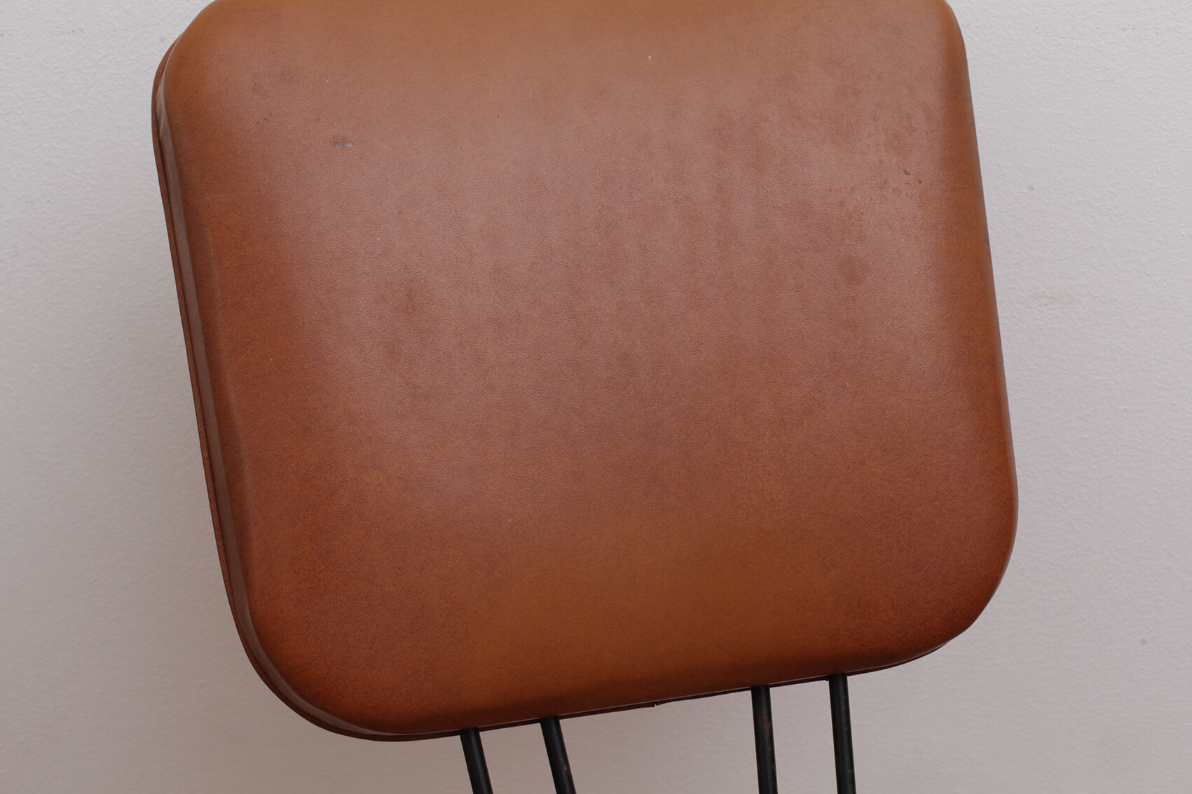 Vintage chair 1960 skai brown feet black iron