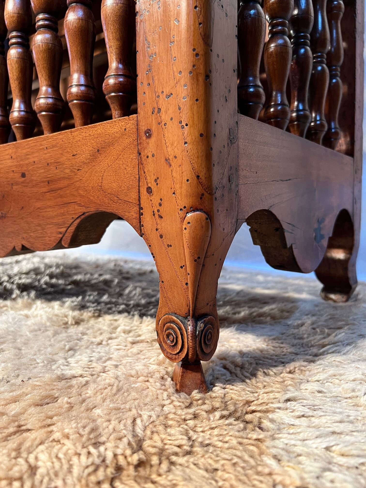 Panetière xviii, louis xv style walnut policeman's hat