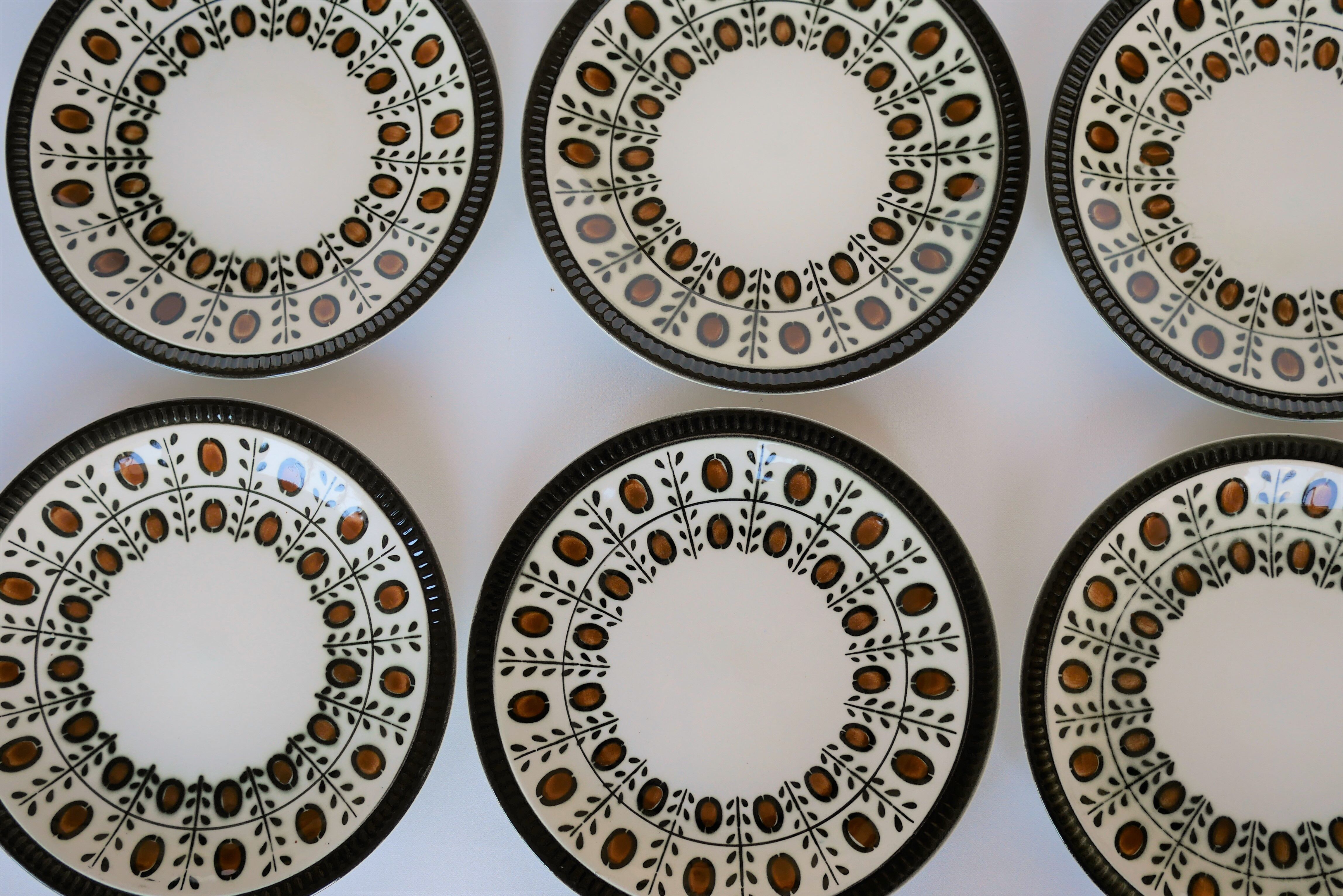 Series of 8 vintage plates edited by Boch La Louvière