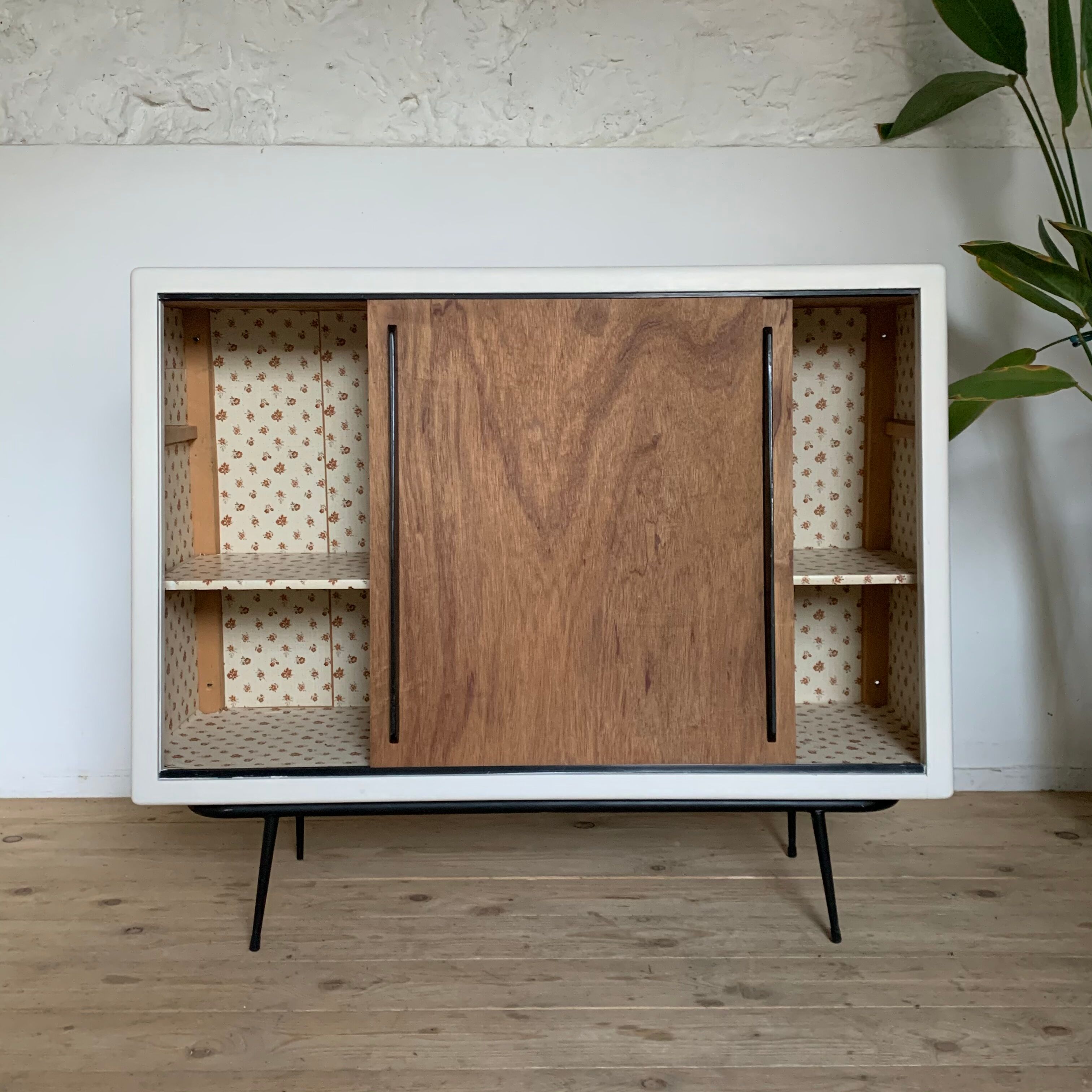 Vintage mado pyramidal buffet